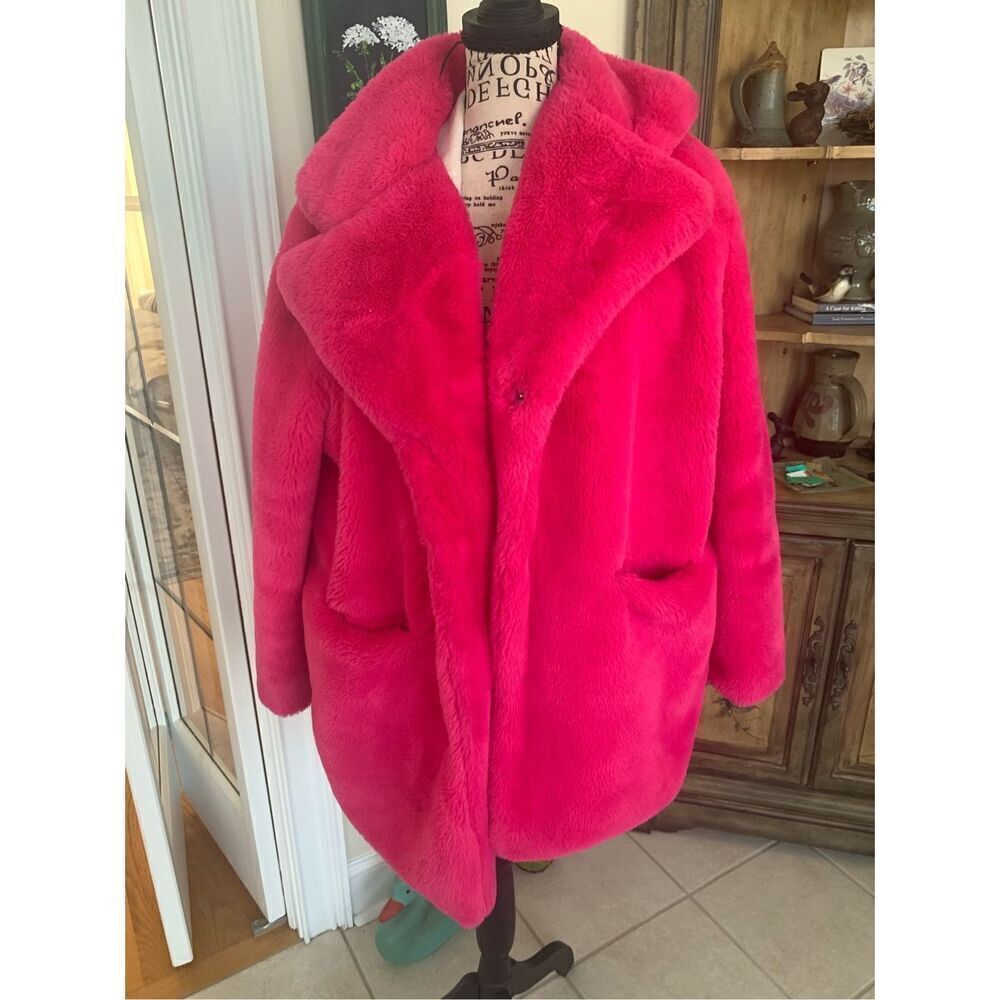 Thick Faux Fur Women’s Jacket - Picture 11 of 11